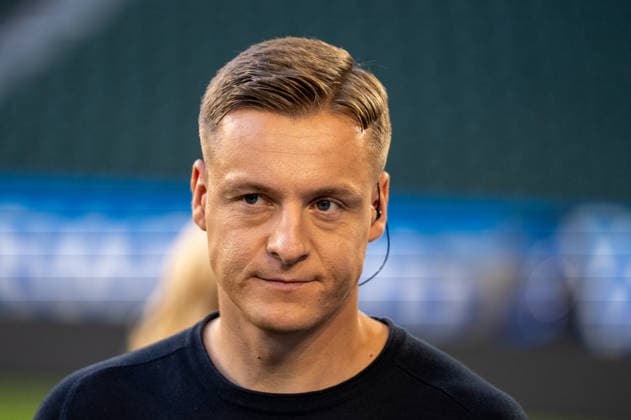 Deutschland: Fussball 2. Bundesliga, 1. Spieltag 2026 2027, VfL Wolfsburg - 1. FC Kaiserslautern am 08.08.2026 in Wolfsburg (Volkswagen-Arena): TV Experte Felix Kroos Wolfsburg Volkswagen Arena Deutschland *** German Soccer 2. Bundesliga, Matchday 1, 2026–2027, VfL Wolfsburg vs. 1. FC Kaiserslautern on August 8, 2026, at the Volkswagen Arena in Wolfsburg; TV Analyst Felix Kroos; Wolfsburg Volkswagen Arena; Germany Copyright: xSvenxHeidmannx