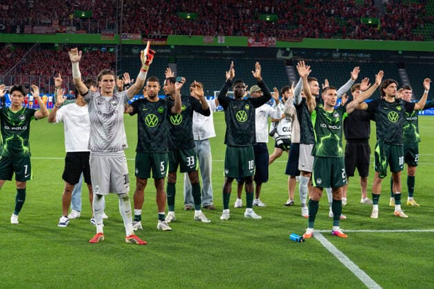Deutschland: Fussball 2. Bundesliga, 1. Spieltag 2026 2027, VfL Wolfsburg - 1. FC Kaiserslautern am 08.08.2026 in Wolfsburg (Volkswagen-Arena): Kento Shiogai (VfL Wolfsburg, 7) Jakub Zielinski (VfL Wolfsburg, 30) Vinicius Souza (VfL Wolfsburg, 5) Cleiton (VfL Wolfsburg, 33) Jonas Adjetey (VfL Wolfsburg, 18) Kilian Fischer (VfL Wolfsburg, 2) Fraser Hornby (VfL Wolfsburg, 10) Wolfsburg Volkswagen Arena Deutschland *** German Soccer 2. Bundesliga, Matchday 1, 2026–2027, VfL Wolfsburg vs. 1 FC Kaiserslautern on August 8, 2026, at the Volkswagen Arena in Wolfsburg: Kento Shiogai (VfL Wolfsburg), 7 Jakub Zielinski (VfL Wolfsburg), 30 Vinicius Souza (VfL Wolfsburg), 5 Cleiton (VfL Wolfsburg), 33 Jonas Adjetey (VfL Wolfsburg), 18 Kilian Fischer (VfL Wolfsburg), 2 Fraser Hornby (VfL Wolfsburg), 10 Wolfsburg Volkswagen Arena, Germany Copyright: xSvenxHeidmannx