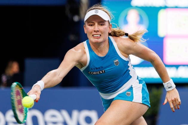 August 8, 2026, Toronto, On, Canada: Ekaterina Alexandrova returns the ball from Aryna Sabalenka during round of 16 National Bank Open Tennis action in Toronto, on Saturday, Aug. 8, 2026. Canada News - August 8, 2026  - ZUMAc35_ 20260808_zaf_c35_127 Copyright: xKeitoxNewmanx