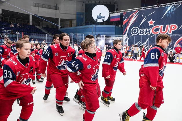 RUSSIA, MOSCOW REGION - AUGUST 8, 2026: Lokomotiv players are seen during the victory ceremony after the 2026 Ovi Cup final Ice hockey, Eishockey match in Mytishchi, northeast of Moscow. Ovi Cup is an annual youth ice hockey tournament named after three-time world champion Alexander Ovechkin and first held in 2018. Sofya Sandurskaya TASS  95915502