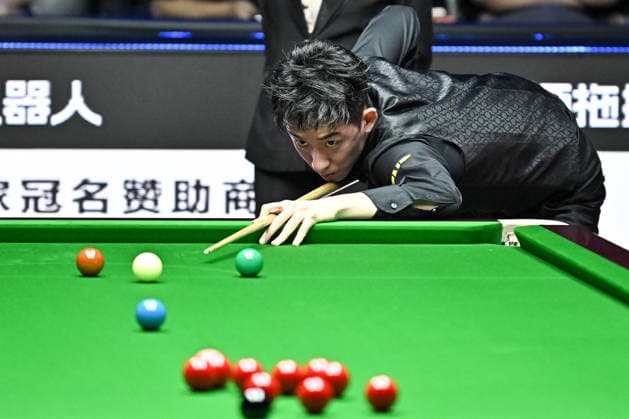 TAIYUAN, CHINA - AUGUST 08: Wu Yize of China plays a shot in the first round match against Yao Pengcheng of China on day 1 of the 2026 World Snooker Tour China Open at Taiyuan Binhe Sports Center on August 8, 2026 in Taiyuan, Shanxi Province of China.  Copyright: xChinaxNewsxServicex 111658929263