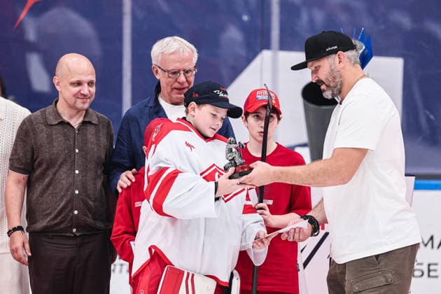 RUSSIA, MYTISHCHI - AUGUST 8, 2026: Russian State Duma member, retired hockey player Vyachestlav Fetisov (C) and hockey player Alexander Ovechkin (R) are seen during a ceremony to present gift certificates to U12 players after the 2026 Ovi Cup final Ice hockey, Eishockey match in Mytishchi, northeast of Moscow. Ovi Cup is an annual youth ice hockey tournament named after three-time world champion Alexander Ovechkin and first held in 2018. Sofya Sandurskaya TASS  95915473