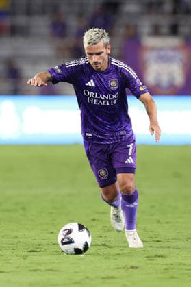 August 8, 2026, Orlando, Florida, USA: Orlando City SC forward ANTOINE GREIZMANN (7) sets up to kick the ball during a match against Leon. Orlando City SC hosted Leon in a Leagues Cup march at Inter.Co Stadium in Orlando, FL. Soccer 2026: Leon 2:1 Orlando City SC  - ZUMAm299 20260808_znp_m299_005 Copyright: xTaylorxMcFeex