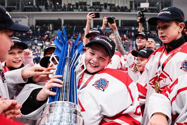 RUSSIA, MYTISHCHI - AUGUST 8, 2026: Gold medal winners, Spartak Moscow U12, celebrate with the trophy during the victory ceremony after the 2026 Ovi Cup final Ice hockey, Eishockey match in Mytishchi, northeast of Moscow. Ovi Cup is an annual youth ice hockey tournament named after three-time world champion Alexander Ovechkin and first held in 2018 2026 Ovi Cup Final Ice Hockey Match Outside Moscow  - ZUMAt113 20260808_zaa_t113_459 Copyright: xSofyaxSandurskayax