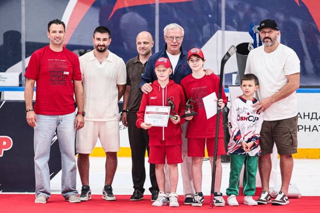 RUSSIA, MYTISHCHI - AUGUST 8, 2026: RIHF First Vice President Roman Rotenberg (L), Russian State Duma member, retired hockey player Vyachestlav Fetisov (C) and hockey player Alexander Ovechkin with son Sergei (R) are seen during a ceremony to present gift certificates to U12 players after the 2026 Ovi Cup final Ice hockey, Eishockey match in Mytishchi, northeast of Moscow. Ovi Cup is an annual youth ice hockey tournament named after three-time world champion Alexander Ovechkin and first held in 2018 2026 Ovi Cup Final Ice Hockey Match Outside Moscow  - ZUMAt113 20260808_zaa_t113_465 Copyright: xSofyaxSandurskayax