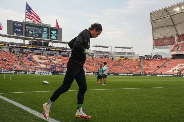 SANDY, UT - AUGUST 08: Oscar JimÃ nez 1 of Atlante FC warms up prior to the Leagues Cup Phase One match between Atlante FC and Real Salt Lake on August 8, 2026 at America First Field in Sandy, UT. (Photo by Aaron Baker Icon Sportswire) SOCCER: AUG 08 Leagues Cup Salt Lake vs Atlante EDITORIAL USE ONLY Icon260808017