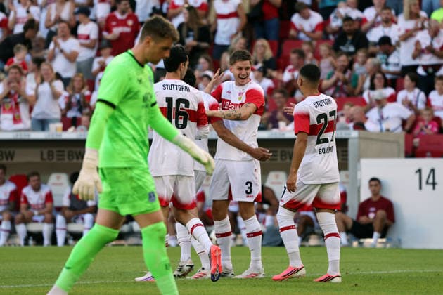 08.08.26 VfB Stuttgart - FC Everton Deutschland, Stuttgart, 08.08.2026, Fussball, Bundesliga, Saison 2026 2027, Testspiel, VfB Stuttgart - FC Everton: Ramon Hendriks (VfB Stuttgart); Jubel Tor 2:0 Hendriks. *** August 8, 2026, VfB Stuttgart vs. Everton, Germany, Stuttgart, August 8, 2026, Soccer, Bundesliga, 2026–2027 season, Friendly match, VfB Stuttgart vs. Everton, Ramon Hendriks, VfB Stuttgart, celebration, goal, 2–0, Hendriks