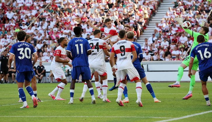 08.08.26 VfB Stuttgart - FC Everton Deutschland, Stuttgart, 08.08.2026, Fussball, Bundesliga, Saison 2026 2027, Testspiel, VfB Stuttgart - FC Everton: Ramon Hendriks (VfB Stuttgart); Jubel Tor 2:0 Hendriks. *** August 8, 2026, VfB Stuttgart vs. Everton, Germany, Stuttgart, August 8, 2026, Soccer, Bundesliga, 2026–2027 season, Friendly match, VfB Stuttgart vs. Everton, Ramon Hendriks, VfB Stuttgart, celebration, goal, 2–0, Hendriks