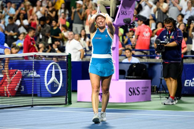 August 8, 2026, Toronto, Ontario, Canada: EKATERINA ALEXANDROVA celebrates winning her round-of-16 match against Aryna Sabalenka of Belarus at the National Bank Open, part of the Hologic WTA, Tennis Damen Tour at Sobeys Stadium. Tennis 2026: WTA 1000 National Bank Open Presented By Rogers.  - ZUMAr228 20260808_znp_r228_014 Copyright: xVasiliyxRyabykhx