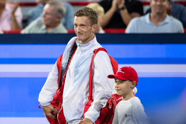 MONTREAL, QC - AUGUST 08: Jiri Lehecka from Czeckia enters the field of play during their singles Round of 16 match on day seven of the ATP, Tennis Herren 1000 National Bank Open presented by Rogers at Stade IGA on August 8, 2026 in Montreal, Quebec, Canada. (Photo by Vincent Ethier Icon Sportswire) TENNIS: AUG 08 National Bank Open EDITORIAL USE ONLY Icon2608082009