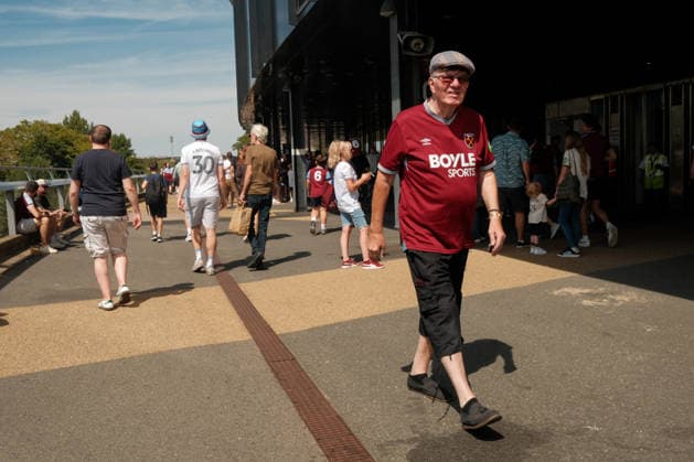 West Ham United v Portsmouth 08 August 2026, London - Carabao Cup - First Round - West Ham United v Portsmouth - West Ham fans - Photo: Jacques Feeney Offside. London UK *** West Ham United gegen Portsmouth, 8. August 2026, London, Carabao Cup, erste Runde: West Ham United gegen Portsmouth, West Ham-Fans, Foto: Jacques Feeney, Abseits, London, Großbritannien  Copyright: xJacquesxFeeneyx xOffsidexOffside