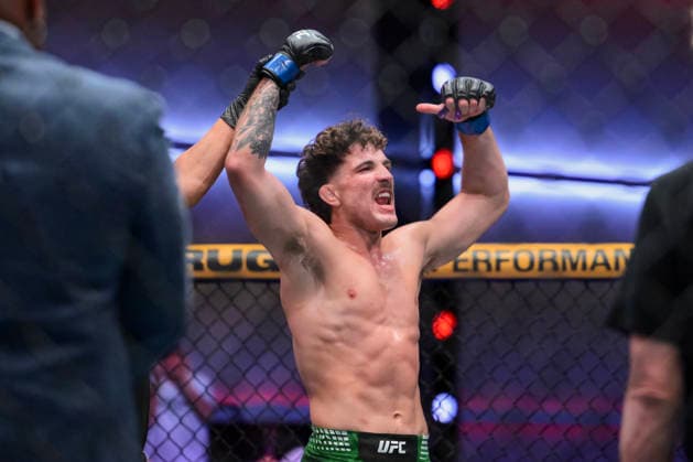 August 8, 2026, Las Vegas, Nevada, USA: QUILLAN SALKILLD defeats MATEUSZ GAMROT by a submission (rear naked choke) during UFC Fight Night 120 at the UFC APEX in Las Vegas. UFC Fight Night 120: Salkilld Defeats Gamrot By Submission.  - ZUMAo117 20260808_zsp_o117_003 Copyright: xMikaelxOnax