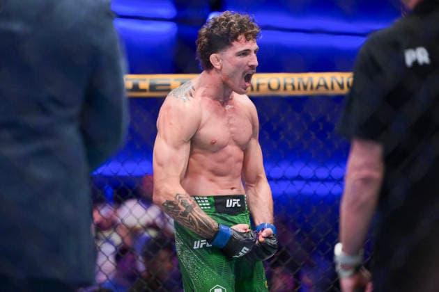 August 8, 2026, Las Vegas, Nevada, USA: QUILLAN SALKILLD defeats MATEUSZ GAMROT by a submission (rear naked choke) during UFC Fight Night 120 at the UFC APEX in Las Vegas. UFC Fight Night 120: Salkilld Defeats Gamrot By Submission.  - ZUMAo117 20260808_zsp_o117_005 Copyright: xMikaelxOnax