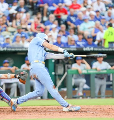 AUG 08, 2026: Kansas City Royals outfielder Jac Caglianone (14) hits a double in the 5th inning against the Chicago Cubs at Kauffman Stadium Kansas City, MO. CSM Kansas City United States - ZUMAc04_ 20260808_zma_c04_337 Copyright: xRomanxPunox