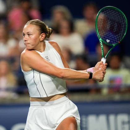 National Bank Open 2026 - Day 8 TORONTO, CANADA - AUGUST 8 : Amanda Anisimova of the United States in action against Elina Svitolina of Ukraine in the round of 16 during the WTA, Tennis Damen 1000 National Bank Open in Toronto, Ontario, Canada on August 8, 2026. Mert Alper Dervis Anadolu Ontario Canada. Editorial use only. Please get in touch for any other usage.  Copyright: x2026xAnadoluxMertxAlperxDervisx
