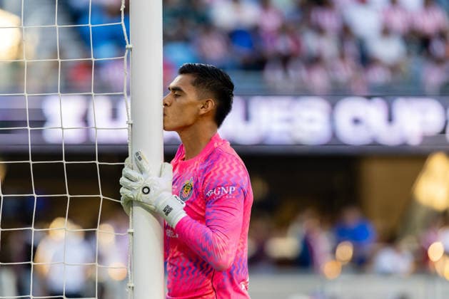 SAN JOSE, CA - AUGUST 08: Raul Rangel 1 of Chivas de Guadalajara kisses the goal post at half time of a Leagues Cup Phase One match against FC Dallas on August 8, 2026 at PayPal Park in San Jose, CA. (Photo by Matthew Huang Icon Sportswire) SOCCER: AUG 08 Leagues Cup Chivas de Guadalajara vs Dallas EDITORIAL USE ONLY Icon260808013