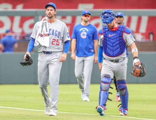 AUG 08, 2026: Chicago Cubs starting pitcher Clay Holmes (25) and Chicago Cubs catcher Carson Kelly (15) walks out of the bullpen towards the dugout against the Kansas City Royals at Kauffman Stadium Kansas City, MO. CSM Kansas City United States - ZUMAc04_ 20260808_zma_c04_403 Copyright: xRomanxPunox