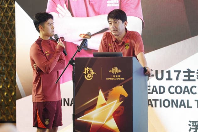 SHANGHAI, CHINA - AUGUST 08: Bin Ukishima (R), head coach of China U17, U 17 Men s national team, Nationalteam shares his experience during 2026 Shanghai Future Star Cup Panel on August 8, 2026 in Shanghai, China.  Copyright: xVCGx 111658833992
