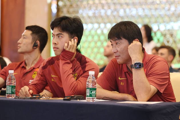 SHANGHAI, CHINA - AUGUST 08: Bin Ukishima (R), head coach of China U17, U 17 Men s national team, Nationalteam shares his experience during 2026 Shanghai Future Star Cup Panel on August 8, 2026 in Shanghai, China.  Copyright: xVCGx 111658834005