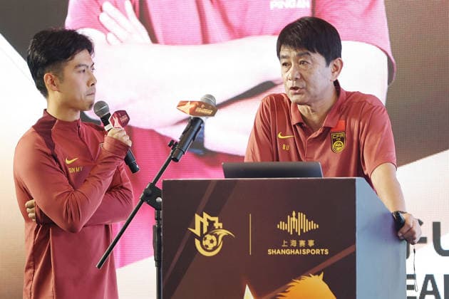 SHANGHAI, CHINA - AUGUST 08: Bin Ukishima (R), head coach of China U17, U 17 Men s national team, Nationalteam shares his experience during 2026 Shanghai Future Star Cup Panel on August 8, 2026 in Shanghai, China.  Copyright: xVCGx 111658833993