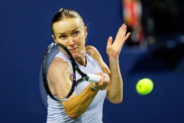 August 8, 2026, Toronto, On, Canada: Elina Svitolina of Ukraine returns the ball from Amanda Anisimova of the United States during round of 16 National Bank Open Tennis action in Toronto, on Saturday, Aug. 8, 2026. Canada News - August 8, 2026  - ZUMAc35_ 20260808_zaf_c35_198 Copyright: xKeitoxNewmanx