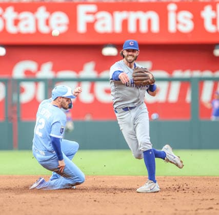 MLB, Baseball Herren, USA 2026: Cubs Vs Royals Aug 8th AUG 08, 2026: Chicago Cubs shortstop Dansby Swanson (7) starts a double play in the 4th inning against the Kansas City Royals at Kauffman Stadium Kansas City, MO. Roman Puno CSM (Credit Image: Â Roman Puno Cal Media) Kansas City Missouri United States EDITORIAL USE ONLY Copyright: xx ZUMA-20260808_zma_c04_409.jpg RomanxPunox csmphotothree510056
