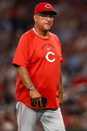 August 8, 2026, Washington D.C, District Of Columbia, United States: Washington, DC; Cincinnati Reds manager Terry Francona (77) walks back to the dugout after making a pitching change during the Major League Baseball game between the Washington Nationals and the Cincinnati Reds at Nationals Park on Saturday, August 8, 2026. The Nationals beat the Reds 8-2. Washington D.C United States - ZUMAp258 20260808_znp_p258_005 Copyright: xStevexPrakopex