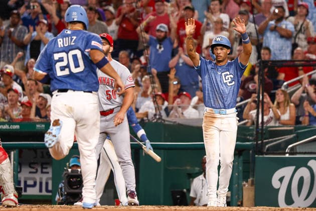 August 8, 2026, Washington D.C, District Of Columbia, United States: Washington, DC; Washington Nationals left fielder Daylen Lile (4) signals to catcher Keibert Ruiz (20) during the Major League Baseball game between the Washington Nationals and the Cincinnati Reds at Nationals Park on Saturday, August 8, 2026. The Nationals beat the Reds 8-2. MLB, Baseball Herren, USA Washington Nationals 8:2 Cincinnati Reds  - ZUMAp258 20260808_znp_p258_021 Copyright: xStevexPrakopex