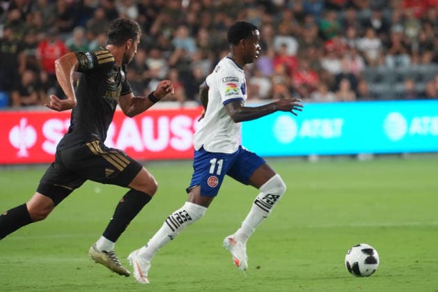 Helinho (c) of Toluca controls the ball during a Leagues Cup match between Toluca and Los Angeles FC at BMO Stadium in Los Angeles, USA, 08 August 2026. Leagues Cup: Toluca vs Los Angeles FC !ACHTUNG: NUR REDAKTIONELLE NUTZUNG!  Copyright: xOmarxAlonsox AME7361 20260809-55021103601_1