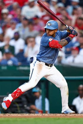 August 8, 2026, Washington D.C, District Of Columbia, United States: Washington, DC; Washington Nationals catcher Keibert Ruiz (20) bats during the Major League Baseball game between the Washington Nationals and the Cincinnati Reds at Nationals Park on Saturday, August 8, 2026. The Nationals beat the Reds 8-2. MLB, Baseball Herren, USA Washington Nationals 8:2 Cincinnati Reds  - ZUMAp258 20260808_znp_p258_038 Copyright: xStevexPrakopex