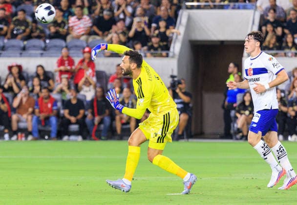 August 8, 2026, Los Angeles, California, USA: Goalkeeper, Hugo Lloris 1 of the Los Angeles Football Club puts the ball in play during the Leagues Cup game against the Toluca FC on Saturday August 8, 2026 at the BMO Stadium in Los Angeles, California. JAVIER ROJAS PI LAFC Vs. Toluca FC  - ZUMAp124 20260808_zaa_p124_003 Copyright: xJavierxRojasx