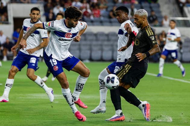 Leagues Cup - LAFC vs Deportivo Toluca Toluca midfielderJorge Diaz Price (L) defends Los Angeles FC forward Denis Bouanga (R) in the first half during the Leagues Cup Phase One soccer match between Los Angeles FC and Deportivo Toluca at BMO Stadium in Los Angeles, California, USA, 08 August 2026. LOS ANGELES CALIFORNIA United States  Copyright: xCHRISxTORRESx