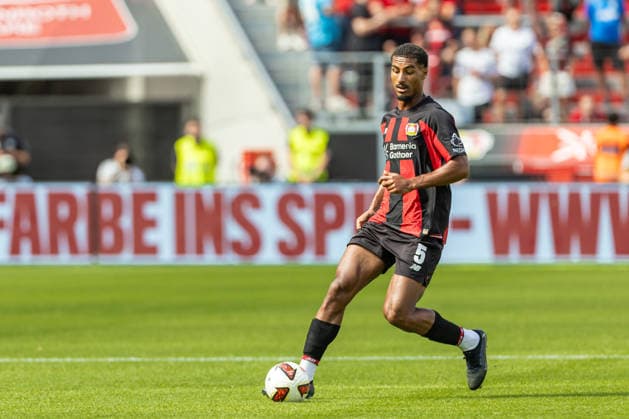 Loic Bade (Bayer 04 Leverkusen) controls the ball during the pre-season friendly match between Bayer 04 Leverkusen and Sevilla FC at BayArena on August 8, 2026 in Leverkusen, Germany. (Photo by Mario Hommes DeFodi Images) - *** Loic Bade of Bayer 04 Leverkusen controls the ball during the preseason friendly match between Bayer 04 Leverkusen and Sevilla FC at BayArena on August 8, 2026, in Leverkusen, Germany. Photo by Mario Hommes, DeFodi Images
