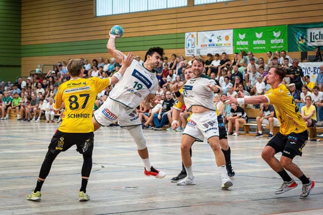 08.08.2026, xovx, Handball Lindencup, HSG Wetzlar - HSC 2000 Coburg v.l. Jesper Schmidt (HSC Coburg), Doruk Pehlivan (HSG Wetzlar), Bartlomiej Bis (HSC Coburg), Petter Överby (HSG Wetzlar), Jakob Knauer (HSC Coburg) Linden Stadthalle Hessen Deutschland (DE) *** August 8, 2026, xovx, Lindencup Handball, HSG Wetzlar vs. HSC 2000 Coburg: Jesper Schmidt (HSC Coburg), Doruk Pehlivan (HSG Wetzlar), Bartlomiej Bis (HSC Coburg), Petter Överby (HSG Wetzlar), Jakob Knauer (HSC Coburg); Linden Stadthalle, Hesse, Germany, DE