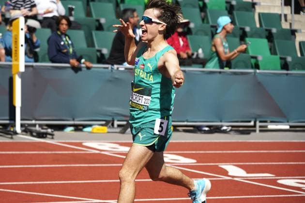 Leichtathletik, U20 WM in Eugene (260809) -- EUGENE, Aug. 9, 2026 -- Isaac Beacroft of Australia celebrates after winning men s 5000m race walk final at the 2026 World U20 Athletics Championships in Eugene, Oregon, the United States, Aug. 8, 2026. ) (SP)U.S.-EUGENE-ATHLETICS-2026 WORLD U20 CHAMPIONSHIPS WuxXiaoling 