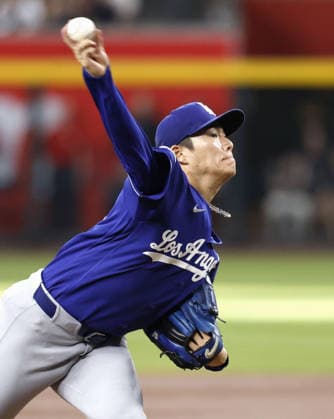 Baseball: Dodgers vs. Diamondbacks Los Angeles Dodgers right-hander Yoshinobu Yamamoto starts in a baseball game against the Arizona Diamondbacks at Chase Field in Phoenix, Arizona, on Aug. 8, 2026.  A14AA0005625381P