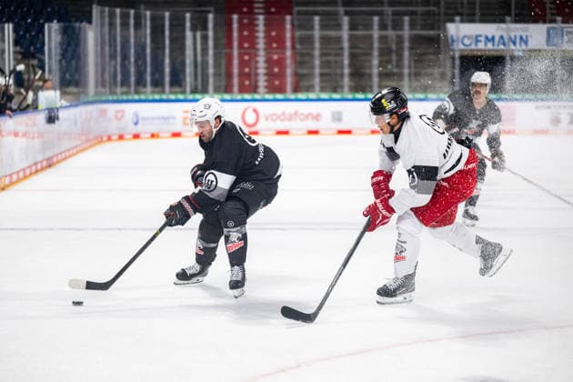 Eishockey, DEL, Nürnberg Ice Tigers, Trainingsauftakt 08.08.2026 - Eishockey - Saison 2026 2027 - Penny DEL - Trainingsauftakt der Nürnberg Ice Tigers Icetigers - ThHa - xthxhax - Tyler Spezia (37, Nürnberg Ice Tigers, NIT ) *** August 8, 2026, 2026–2027 Ice Hockey Season, Penny DEL, Nuremberg Ice Tigers Training Camp Kickoff, Icetigers ThHa xthxhax, Tyler Spezia 37, Nuremberg Ice Tigers, NIT