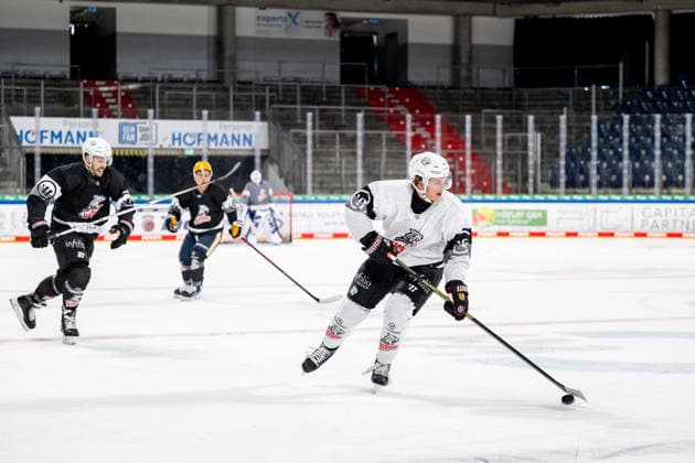 Eishockey, DEL, Nürnberg Ice Tigers, Trainingsauftakt 08.08.2026 - Eishockey - Saison 2026 2027 - Penny DEL - Trainingsauftakt der Nürnberg Ice Tigers Icetigers - ThHa - xthxhax - Maximilian Merkl (18, Nürnberg Ice Tigers, NIT ) *** August 8, 2026, 2026–2027 Ice Hockey Season, Penny DEL, Nuremberg Ice Tigers Kick Off Training, Icetigers ThHa xthxhax, Maximilian Merkl, 18, Nuremberg Ice Tigers, NIT