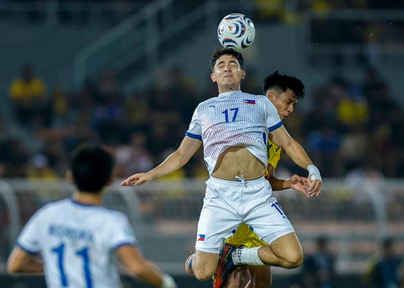 Fußball, ASEAN Hyundai Cup, Malaysia - Philippinen August 8, 2026, Kuala Lumpur, Malaysia: Cole Alexander Mrowka known as Cole Mrowka of Philippines (L) and Muhammad Alif Bin Ahmad known as Alif Ahmad of Malaysia seen in action during the ASEAN Hyundai Cup 2026 match between Malaysia and Philippines at Kuala Lumpur Football Stadium, Cheras. Final score; Malaysia 1:0 Philippines. ASEAN Hyundai Cup 2026 Malaysia Vs Philippines In Kuala Lumpur, Malaysia - 8 Aug 2026  - ZUMAs197 20260808_aaa_s197_252 Copyright: xWongxFokxLoyx