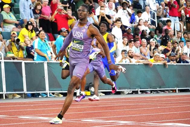 (260809) -- EUGENE, Aug. 9, 2026 -- Tate Taylor (Front) of the United States crosses finishing line during the men s 200m final at the 2026 World U20 Athletics Championships in Eugene, Oregon, the United States, Aug. 8, 2026. ) (SP)U.S.-EUGENE-ATHLETICS-2026 WORLD U20 CHAMPIONSHIPS WuxXiaoling 