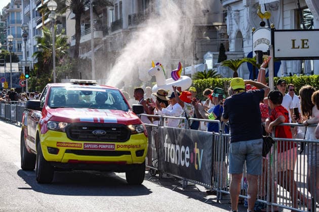 8ème étape du Tour de France Femmes avec Zwift avec l arrivée à Nice, le 8 août 2026. Les coureuses ont parcouru 172 km entre Sisteron et Nice et c est la Néerlandaise, championne d Europe, D.Vollering qui franchit la ligne d’arrivée en premier et reprend le maillot jaune à la Polonaise K.Niewiadoma (Canyon-SRAM), avec huit secondes d’avance. A Nice, sur le podium, elle est suivie par l’Italienne Elisa Longo Borghini et K.Niewiadoma. Bruno Bebert Bestimage Stage 8 of the Tour de France Femmes avec Zwift concluded in Nice on August 8, 2026. The riders covered 172 km between Sisteron and Nice, with Dutch European champion D. Vollering crossing the finish line first; she reclaimed the yellow jersey from Poland’s K. Niewiadoma (Canyon-SRAM), taking an eight-second lead. On the podium in Nice, she was joined by Italy’s Elisa Longo Borghini and K. Niewiadoma Nice France  Copyright: xBrunoxBebertx xBestimagexBrunoxBebertx xBestimagex