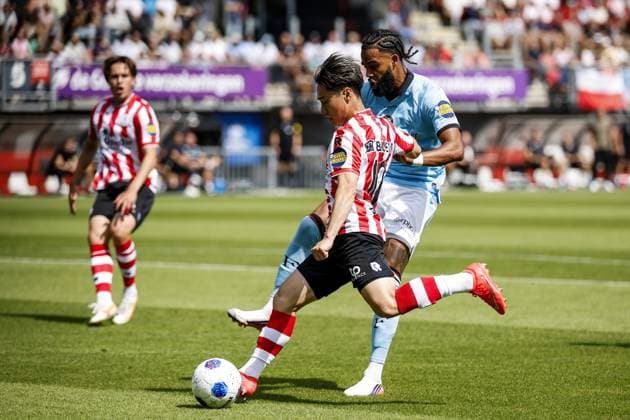 ROTTERDAM - (lr) Shunsuke Mito of Sparta Rotterdam, Jeremiah St. Juste of Feyenoord during the Dutch Eredivisie match between Sparta Rotterdam and Feyenoord at Sparta Stadion Het Kasteel on August 9, 2026 in Rotterdam, the Netherlands. PIETER STAM DE JONGE ANP Eredivisie 2026 27 xVIxANPxSportx xxANPxIVx 565145959 originalFilename: 565145959.jpg