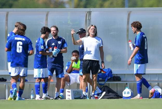 Schalke 04 U19 - MSV Duisburg U19 ** NUR FÜR REDAKTIONELLE ZWECKE ** EDITORIAL USE ONLY **<p>Fußball U19 DFB-Nachwuchsliga - Vorrunde Gruppe H 1.SPIELTAG: Schalke 04 U19 - MSV Duisburg U19 am 09.08.2026 im Parkstadion in Gelsenkirchen Norbert Elgert ( Trainer Schalke 04 U19 ) Deutschland Nordrhein-Westfalen Gelsenkirchen Copyright: ThorstenxTillmann *** Schalke 04 U19 vs. MSV Duisburg U19 ** FOR EDITORIAL PURPOSES ONLY ** EDITORIAL USE ONLY ** p Soccer U19 DFB Youth League Preliminary Round Group H Matchday 1 Schalke 04 U19 vs. MSV Duisburg U19 on August 9, 2026, at the Parkstadion in Gelsenkirchen Norbert Elgert, Coach of Schalke 04 U19, Germany, North Rhine-Westphalia Gelsenkirchen Copyright ThorstenxTillmann Copyright: ThorstenxTillmann doc872zvdh6h7rjln6e112j ,EDITORIAL USE ONLY