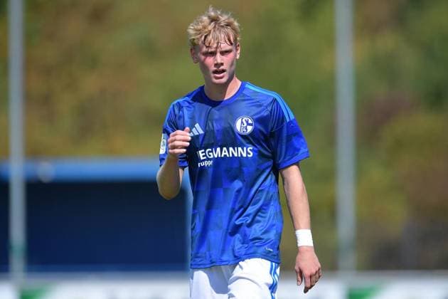 Schalke 04 U19 - MSV Duisburg U19 ** NUR FÜR REDAKTIONELLE ZWECKE ** EDITORIAL USE ONLY **<p>Fußball U19 DFB-Nachwuchsliga - Vorrunde Gruppe H 1.SPIELTAG: Schalke 04 U19 - MSV Duisburg U19 am 09.08.2026 im Parkstadion in Gelsenkirchen Mika Brocks ( Schalke 04 U19 ) Deutschland Nordrhein-Westfalen Gelsenkirchen Copyright: ThorstenxTillmann *** Schalke 04 U19 vs. MSV Duisburg U19 ** FOR EDITORIAL PURPOSES ONLY ** EDITORIAL USE ONLY ** p Soccer U19 DFB Youth League Preliminary Round Group H Matchday 1 Schalke 04 U19 vs. MSV Duisburg U19 on August 9, 2026, at the Parkstadion in Gelsenkirchen Mika Brocks Schalke 04 U19 Germany North Rhine-Westphalia Gelsenkirchen Copyright ThorstenxTillmann Copyright: ThorstenxTillmann doc872zvdmw7vcwcrn21cf8 ,EDITORIAL USE ONLY
