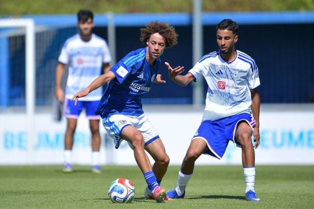 Schalke 04 U19 - MSV Duisburg U19 ** NUR FÜR REDAKTIONELLE ZWECKE ** EDITORIAL USE ONLY **<p>Fußball U19 DFB-Nachwuchsliga - Vorrunde Gruppe H 1.SPIELTAG: Schalke 04 U19 - MSV Duisburg U19 am 09.08.2026 im Parkstadion in Gelsenkirchen Marlon Kohler ( Schalke 04 U19 ), links - Reda Haddou ( MSV Duisburg U19 ), rechts Deutschland Nordrhein-Westfalen Gelsenkirchen Copyright: ThorstenxTillmann *** Schalke 04 U19 vs. MSV Duisburg U19 ** FOR EDITORIAL PURPOSES ONLY ** EDITORIAL USE ONLY ** p Soccer U19 DFB Youth League Preliminary Round Group H Matchday 1 Schalke 04 U19 vs. MSV Duisburg U19 on August 9, 2026, at the Parkstadion in Gelsenkirchen Marlon Kohler, Schalke 04 U19, on the left, Reda Haddou of MSV Duisburg U19; on the right, Gelsenkirchen, North Rhine-Westphalia, Germany. Copyright ThorstenxTillmann Copyright: ThorstenxTillmann doc872zvdro20ypzuet1b6x ,EDITORIAL USE ONLY
