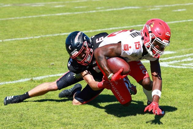 Keyshawn Smith (Potsdam Royals, 15) is tackled by David Krafzig (Düsseldorf Panther, 6), Düsseldorf Panther vs Potsdam Royals, American Football, GFL, German Football League, Season 2026, Week 14, 08.08.2026, Photo: PFA Klaus Sack Düsseldorf Stadion VfL Benrath NRW Deutschland Copyright: xFootxBowl KlausxSackx