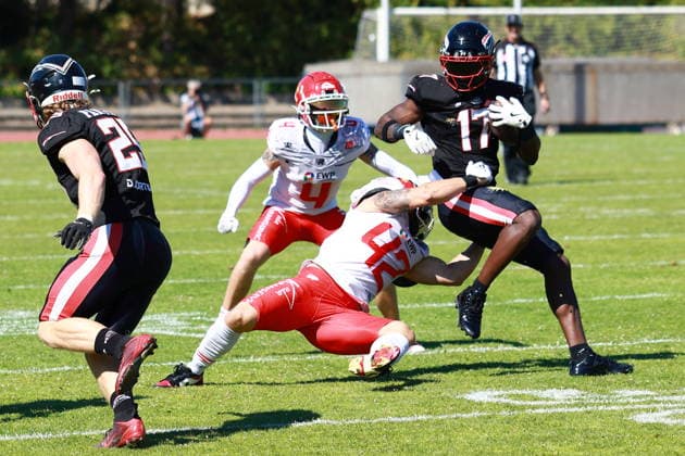 Daniel Pedro (Düsseldorf Panther, 17) runs with the ball, Düsseldorf Panther vs Potsdam Royals, American Football, GFL, German Football League, Season 2026, Week 14, 08.08.2026, Photo: PFA Klaus Sack Düsseldorf Stadion VfL Benrath NRW Deutschland Copyright: xFootxBowl KlausxSackx