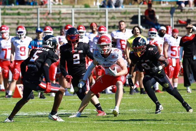 Maximilian McLeod (Potsdam Royals, 3) runs with the ball, Düsseldorf Panther vs Potsdam Royals, American Football, GFL, German Football League, Season 2026, Week 14, 08.08.2026, Photo: PFA Klaus Sack Düsseldorf Stadion VfL Benrath NRW Deutschland Copyright: xFootxBowl KlausxSackx