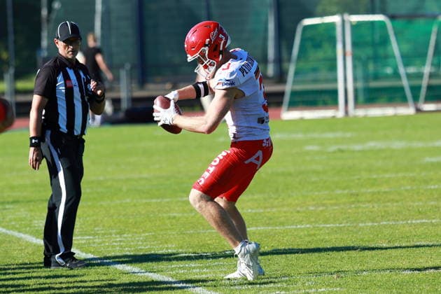 Maximilian McLeod (Potsdam Royals, 3) catches the ball, Düsseldorf Panther vs Potsdam Royals, American Football, GFL, German Football League, Season 2026, Week 14, 08.08.2026, Photo: PFA Klaus Sack Düsseldorf Stadion VfL Benrath NRW Deutschland Copyright: xFootxBowl KlausxSackx