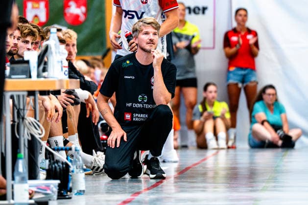 09.08.2026, xdobgx, Handball Heide-Cup 2026, HOJ Elite - Provence Aix v.l. Nicolaj Andersson (HoJ Elite, Trainer) Portrait, Portraet, Einzelbild Schneverdingen *** August 9, 2026, xdobgx, Handball Heide Cup 2026, HOJ Elite Provence Aix vs. Nicolaj Andersson (HOJ Elite), Coach Profile, Portrait, Single Photo, Schneverdingen